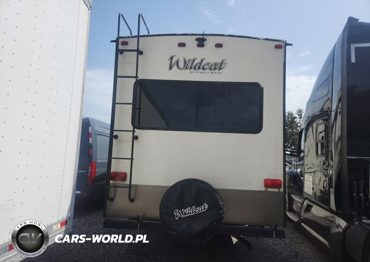2017 Wildcat By Forest Ri Fifth Wheel Series VIN:5ZT3WCXB7HG000521 - 6