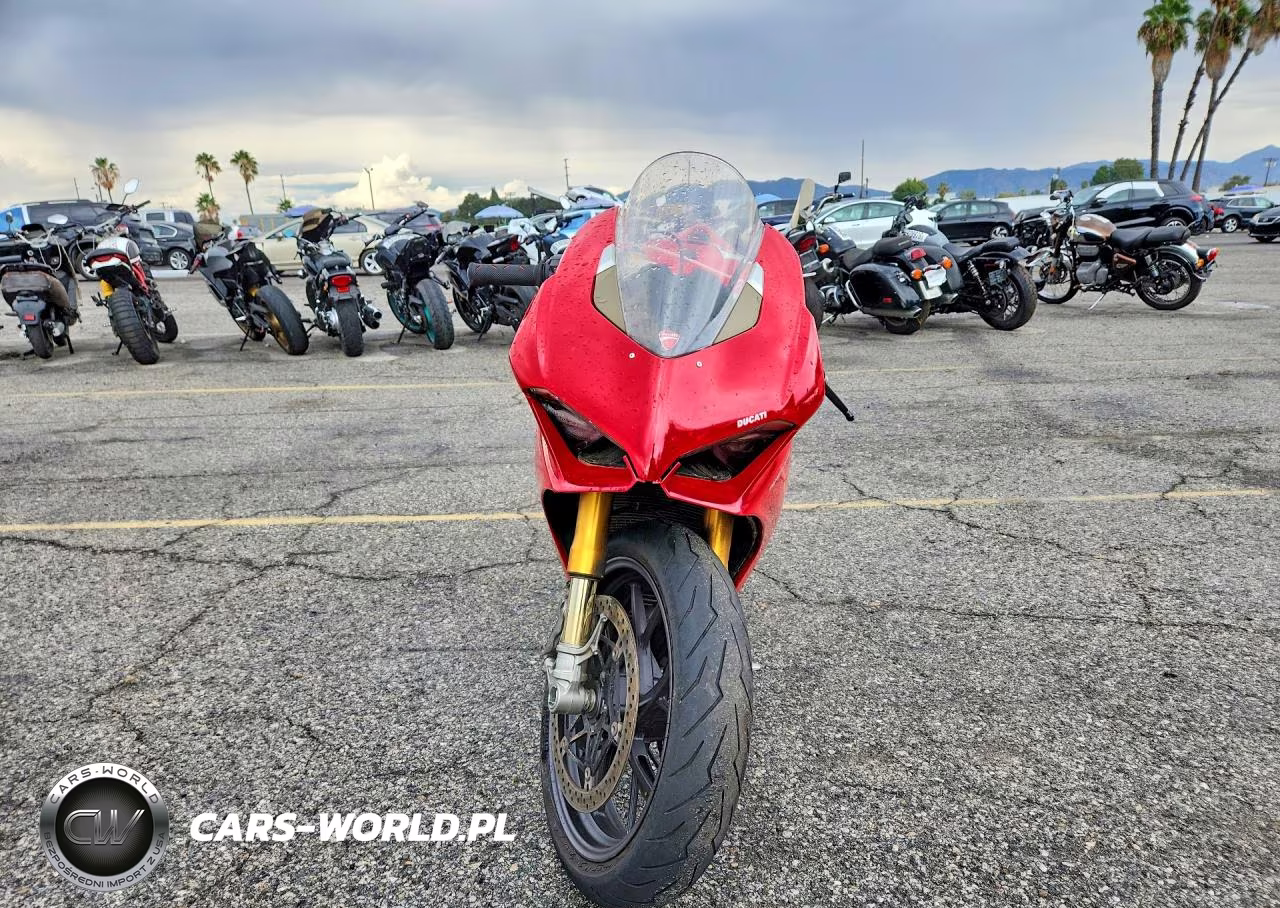 2018 Ducati Panigale V4 VIN:ZDMDAGNW0JB000434 - 2