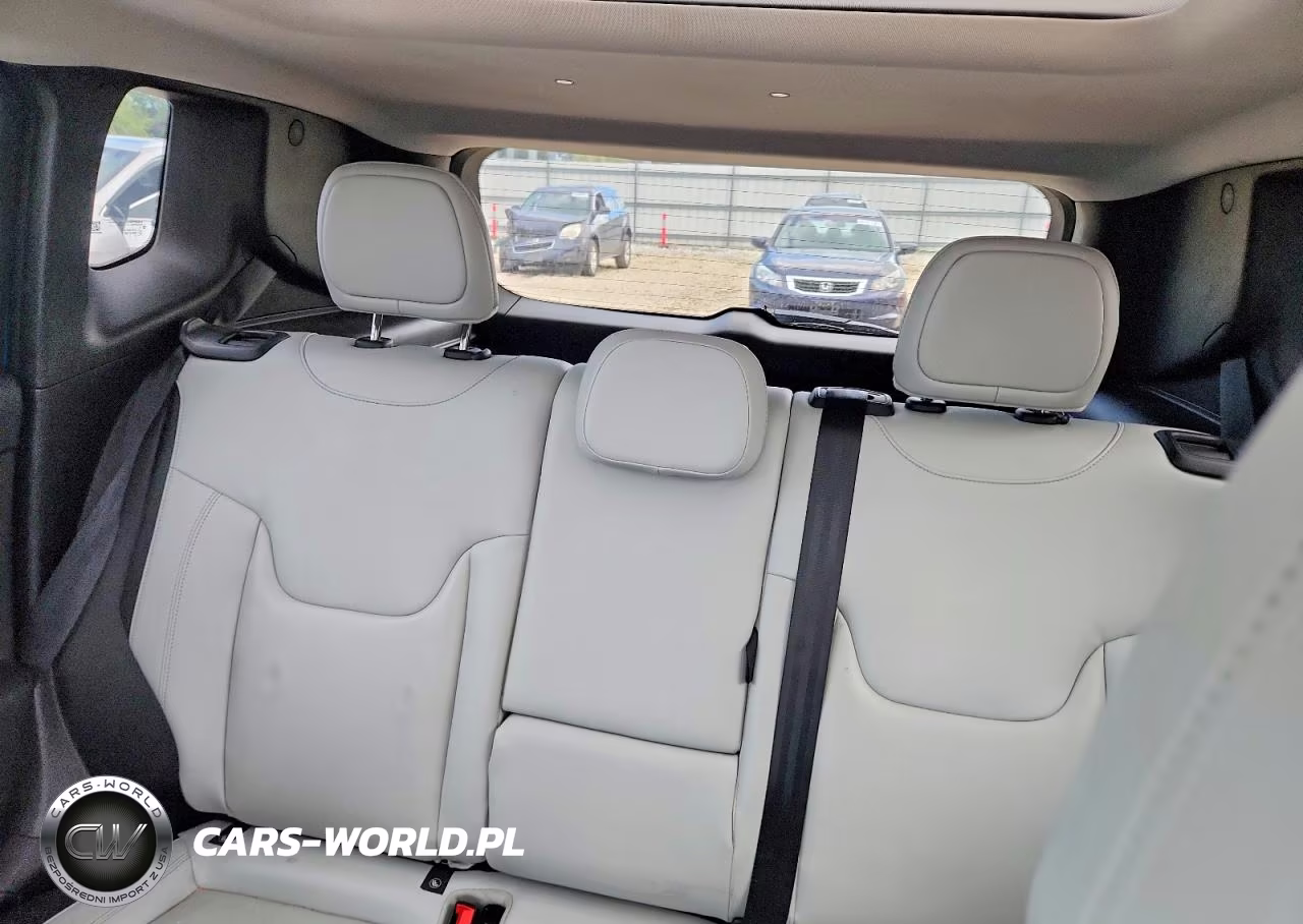 2020 Jeep Renegade Limited VIN:ZACNJBD10LPL82494 - 10