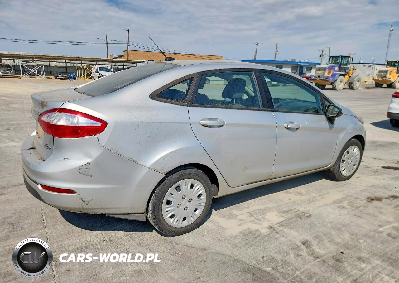 2015 Ford Fiesta S VIN:3FADP4AJ8FM104839 - 3
