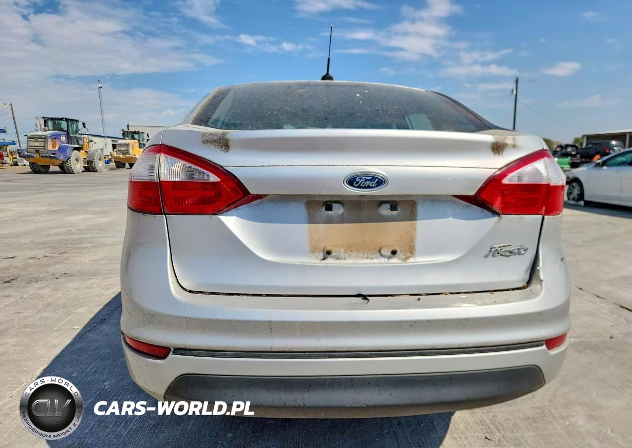 2015 Ford Fiesta S VIN:3FADP4AJ8FM104839 - 6