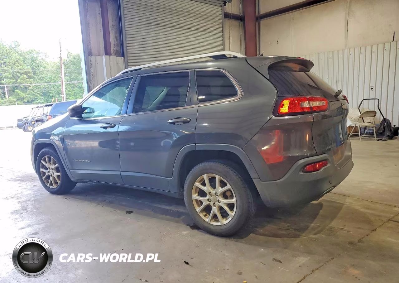 2015 Jeep Cherokee Latitude VIN:1C4PJLCB3FW631891 - 2