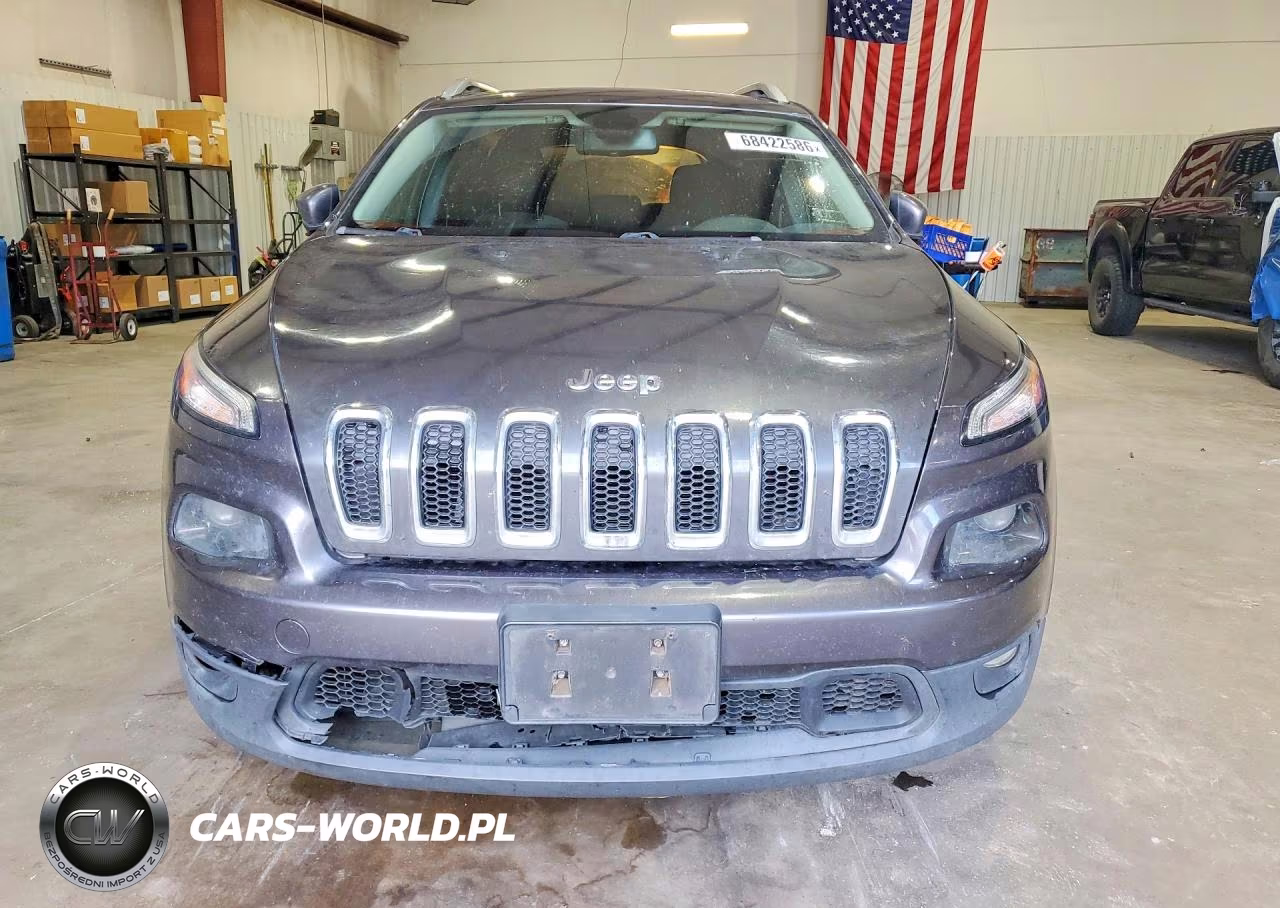2015 Jeep Cherokee Latitude VIN:1C4PJLCB3FW631891 - 5