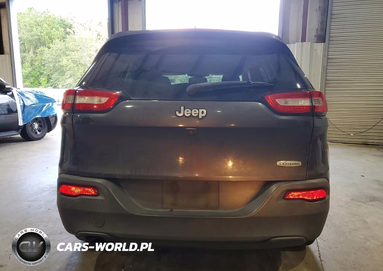 2015 Jeep Cherokee Latitude VIN:1C4PJLCB3FW631891 - 6
