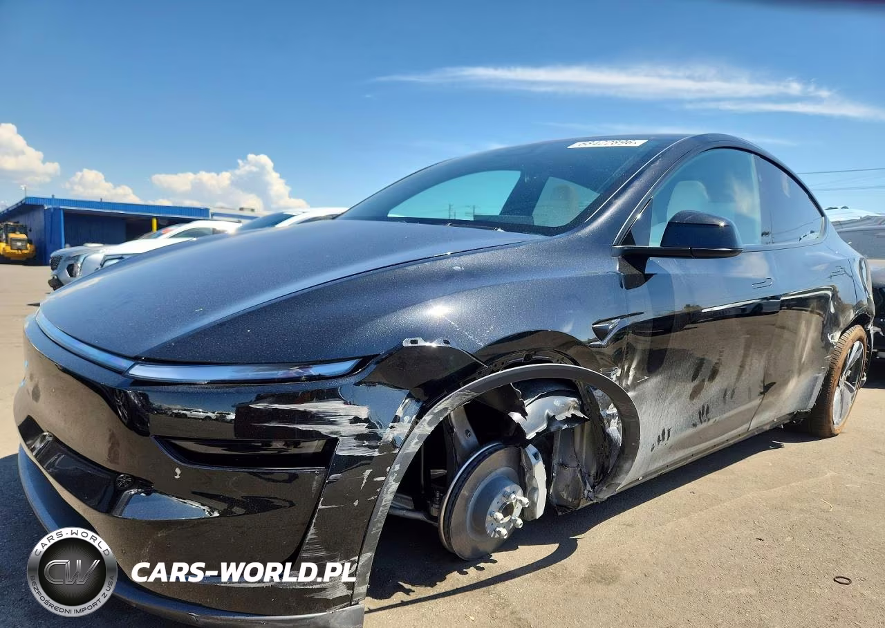 2026 Tesla Model Y – zdjęcie 1 z 13