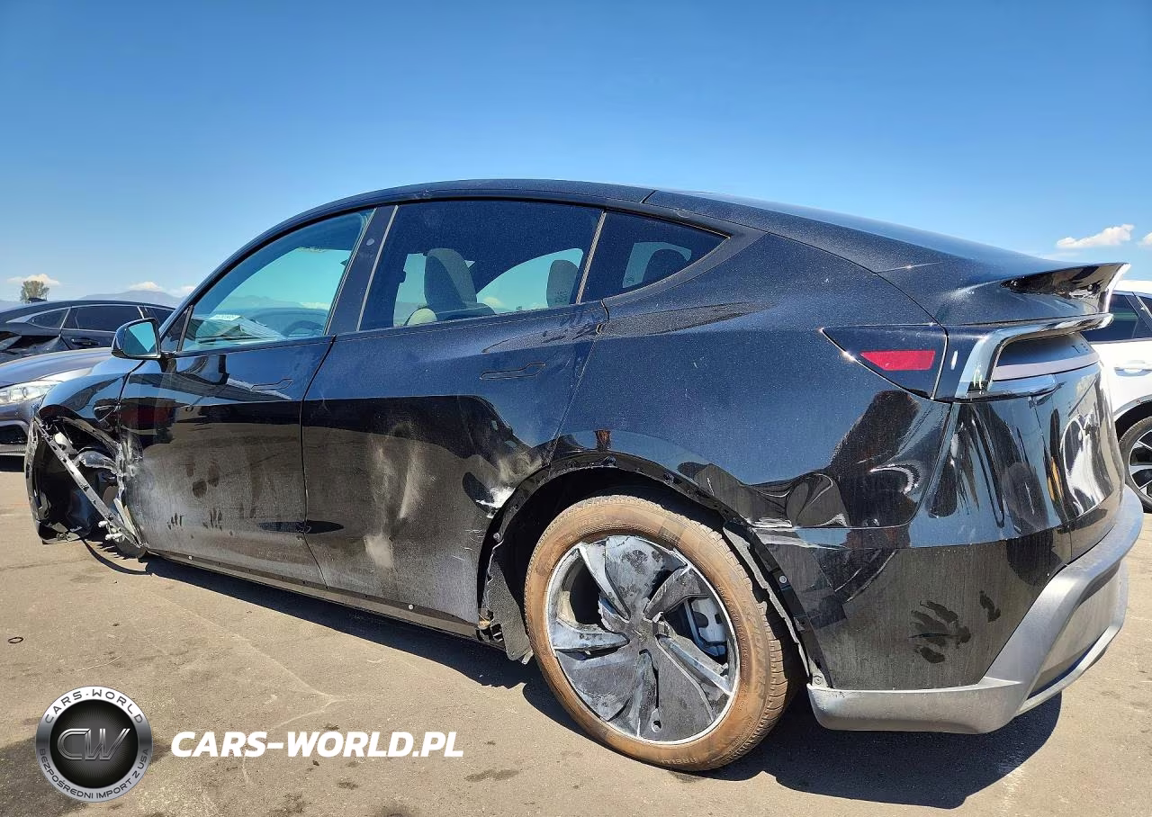2026 Tesla Model Y VIN:7SAYGDED0TF651168 - 2