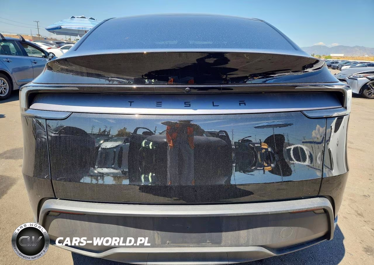 2026 Tesla Model Y VIN:7SAYGDED0TF651168 - 6