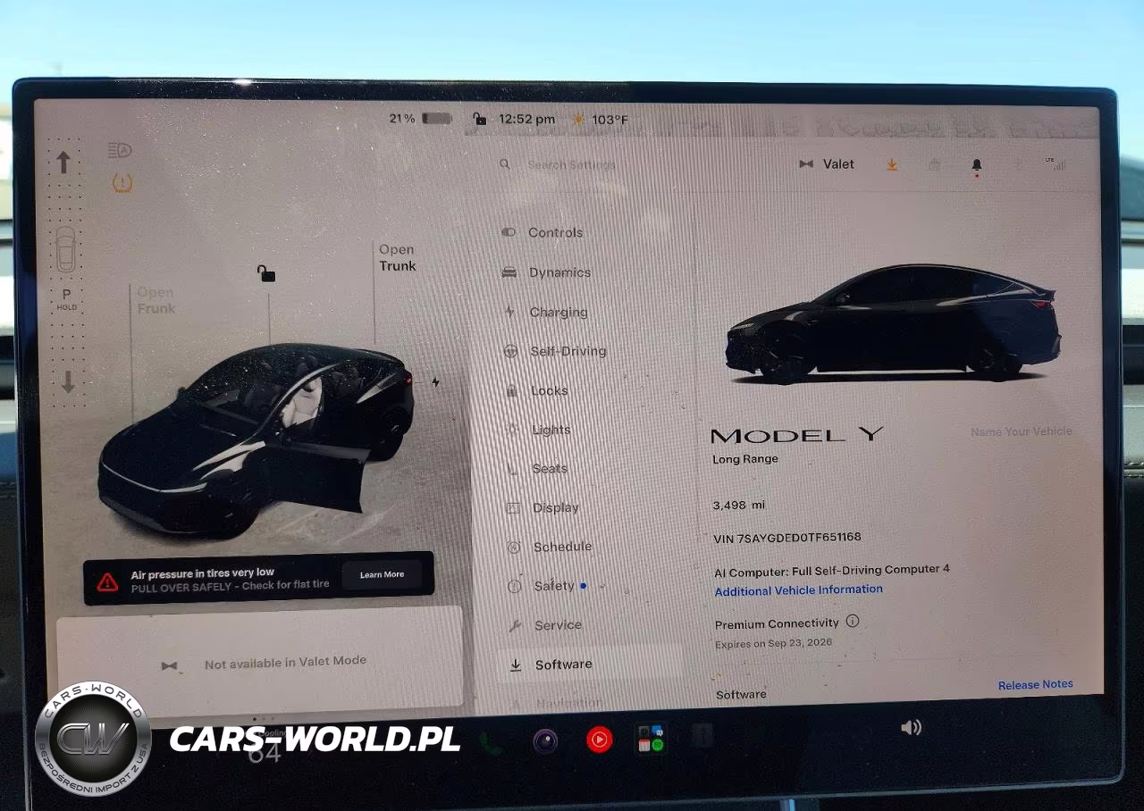 2026 Tesla Model Y VIN:7SAYGDED0TF651168 - 9