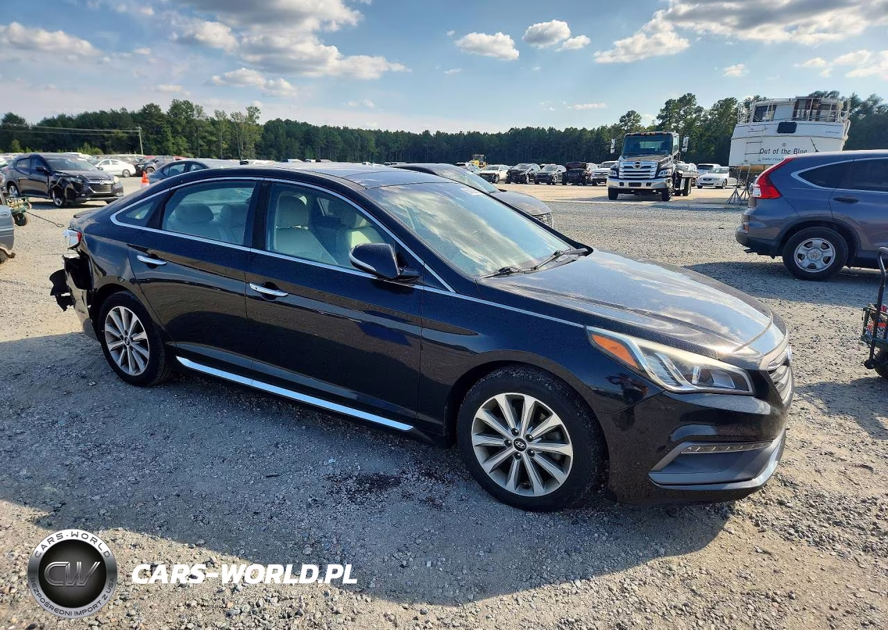 2016 Hyundai Sonata Limited VIN:5NPE34AF4GH323505 - 4