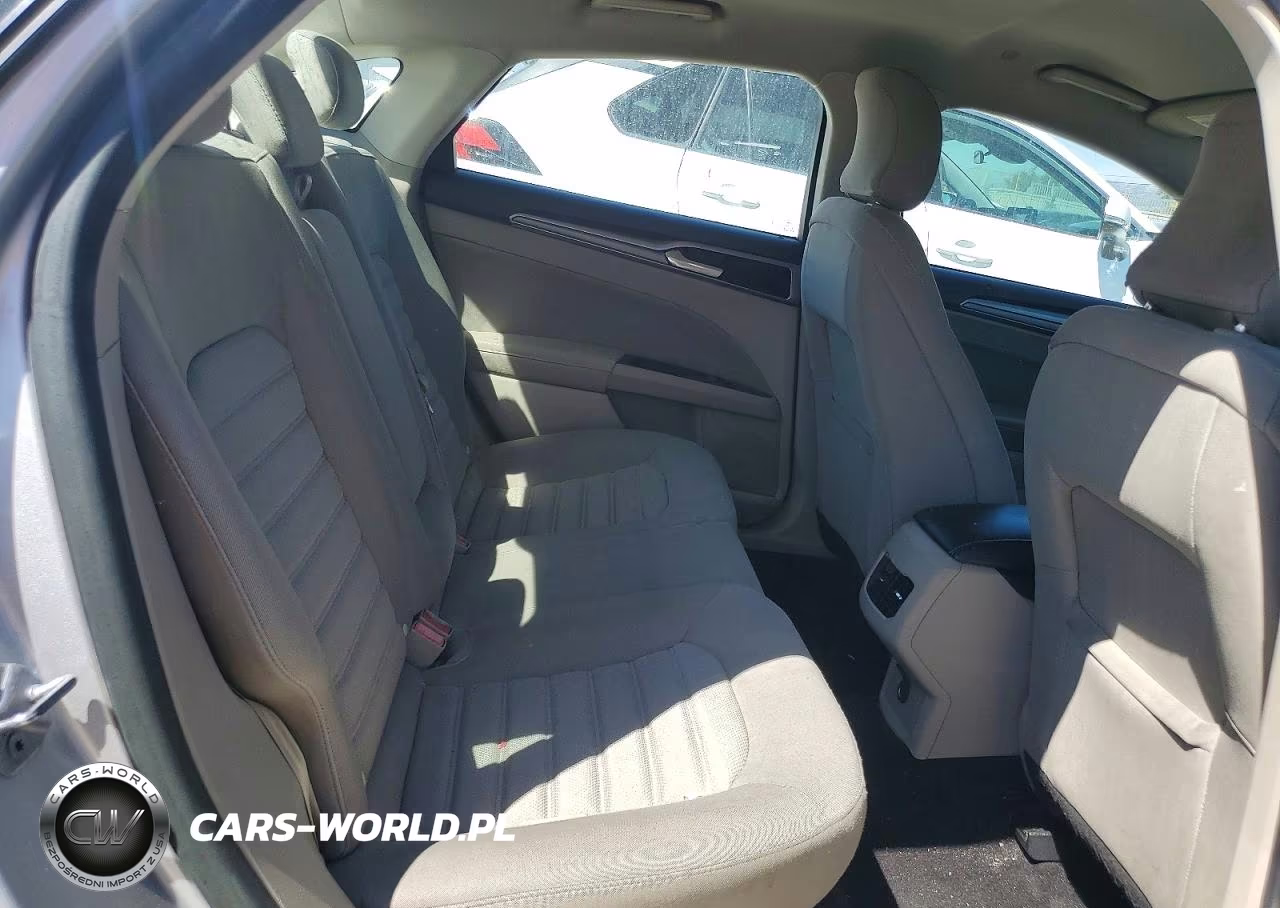 2019 Ford Fusion Se VIN:3FA6P0LU3KR225526 - 10
