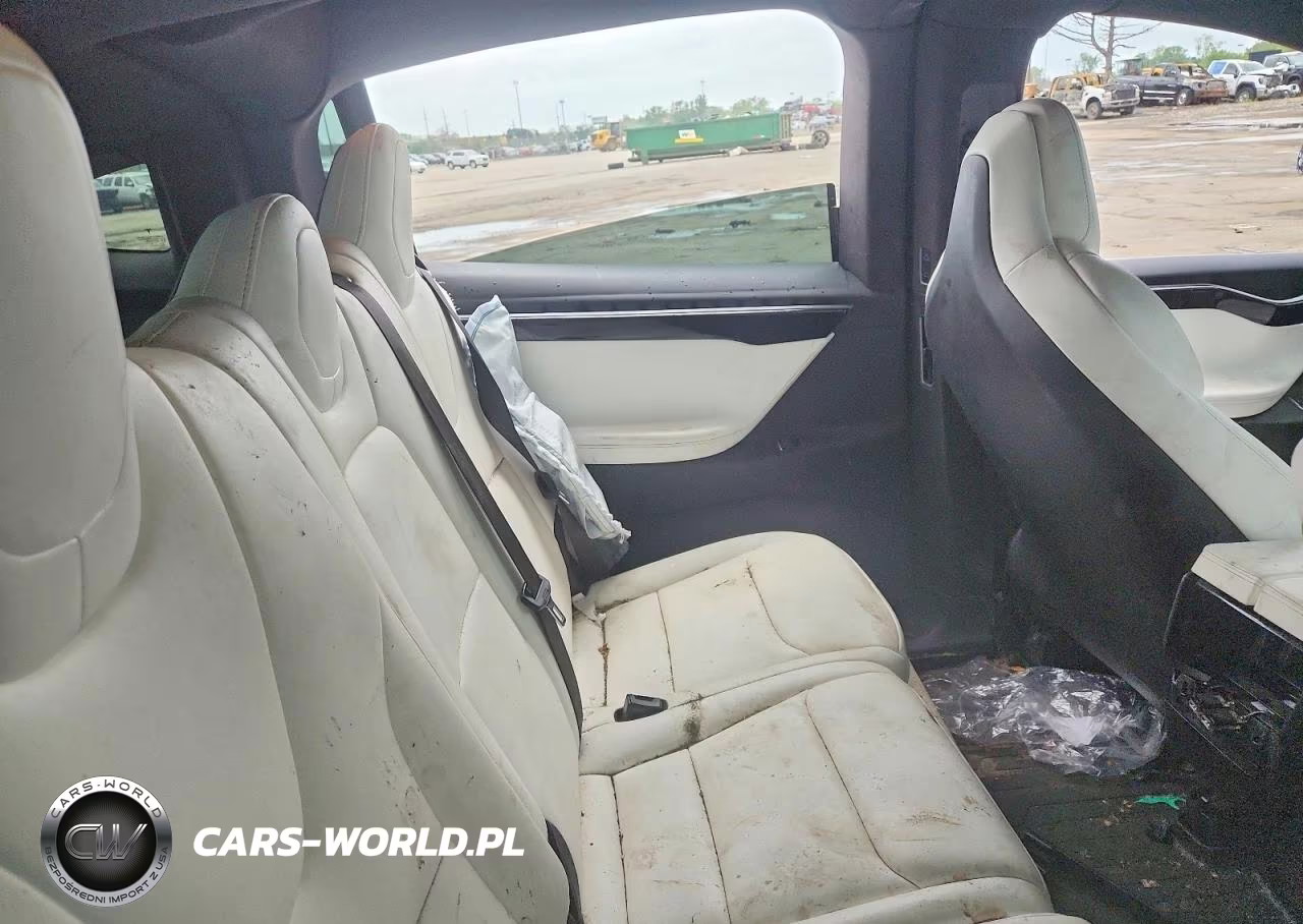 2018 Tesla Model X VIN:5YJXCAE28JF101280 - 10