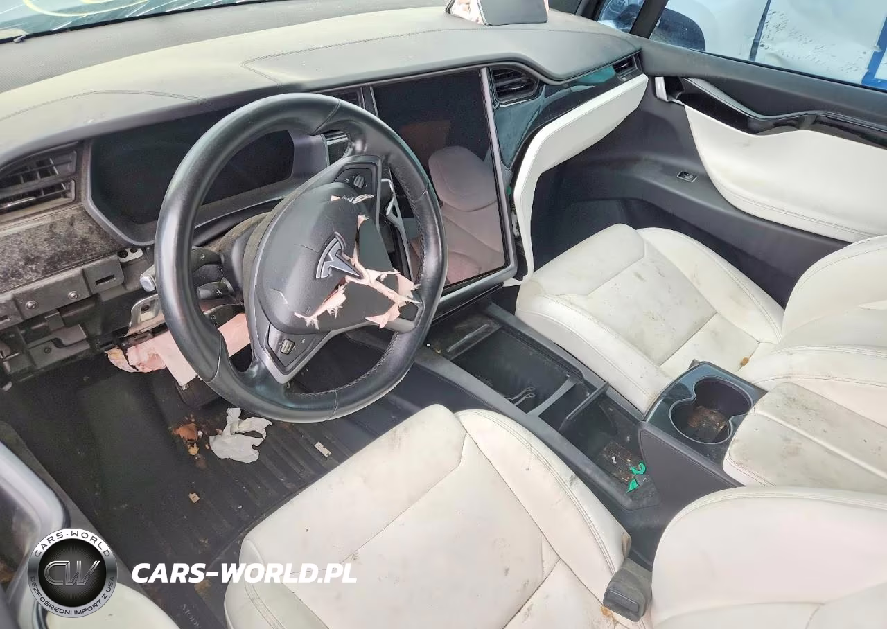 2018 Tesla Model X VIN:5YJXCAE28JF101280 - 8