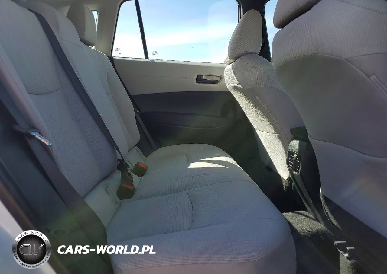 2022 Toyota Corolla Cross L VIN:7MUAAABG2NV002926 - 11