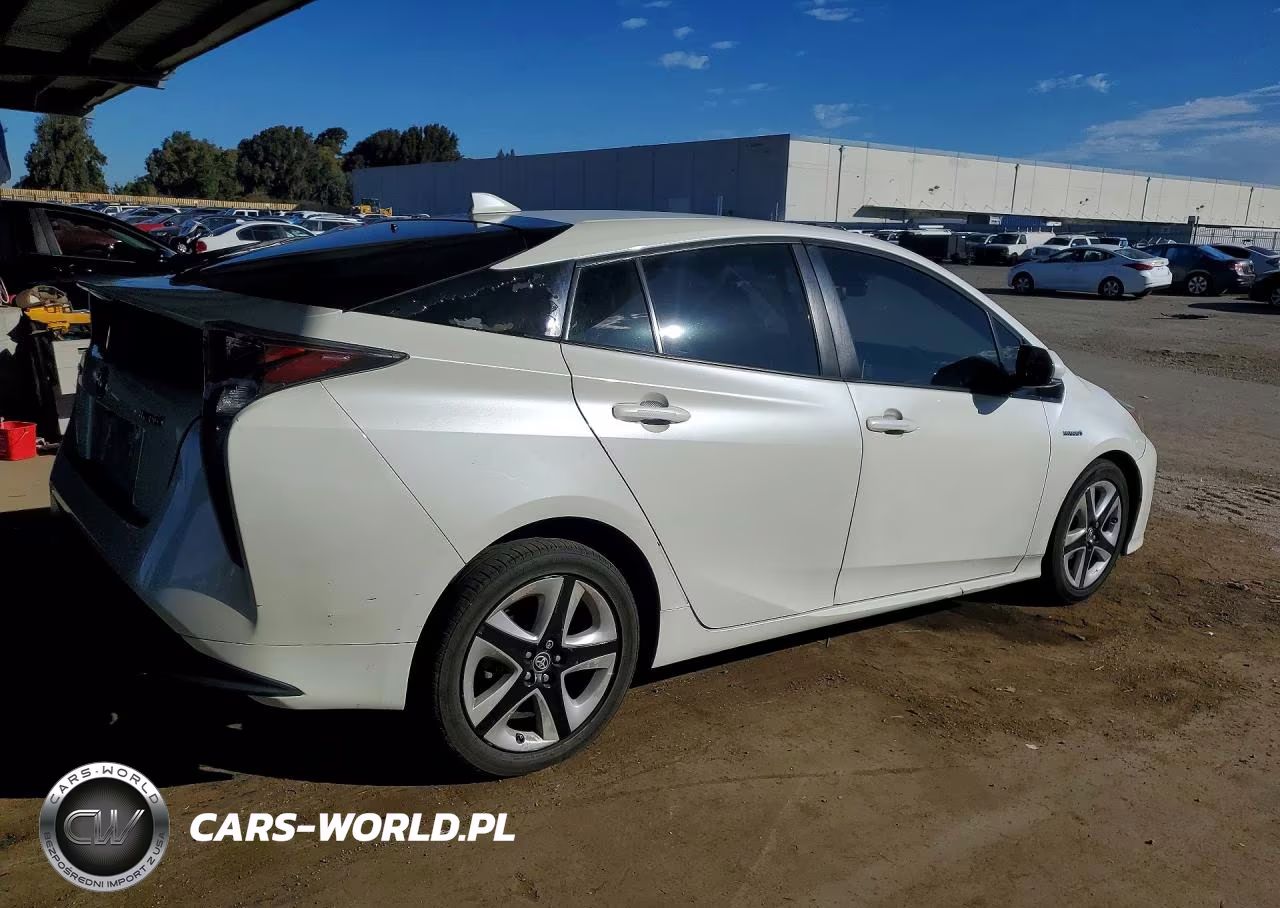 2016 Toyota Prius Four Touring VIN:JTDKARFU6G3515002 - 3
