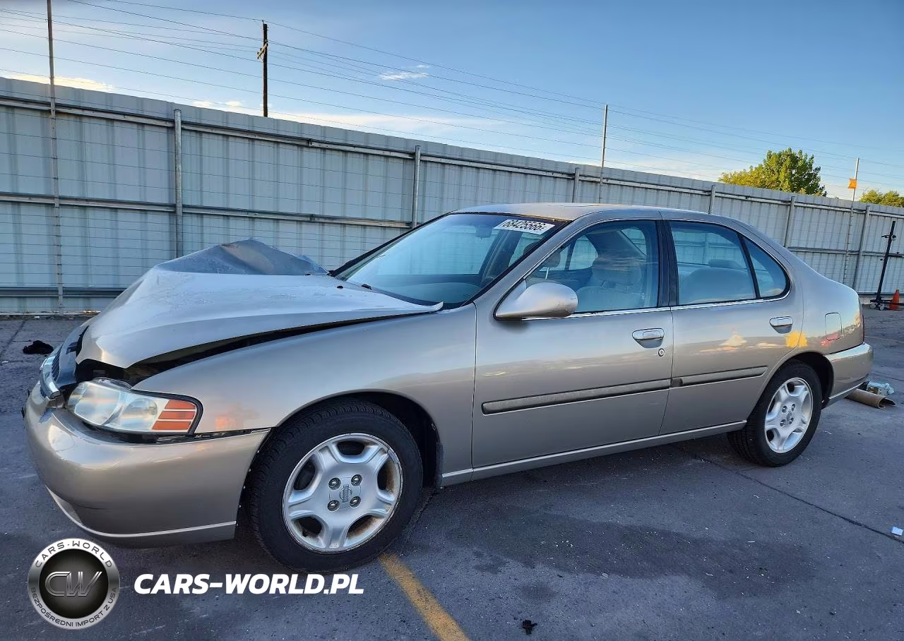 2000 Nissan Altima Xe