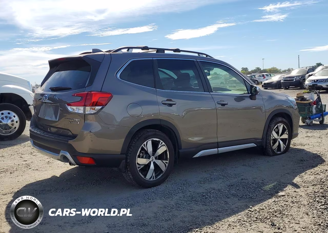 2021 Subaru Forester Touring VIN:JF2SKAXC3MH566042 - 3