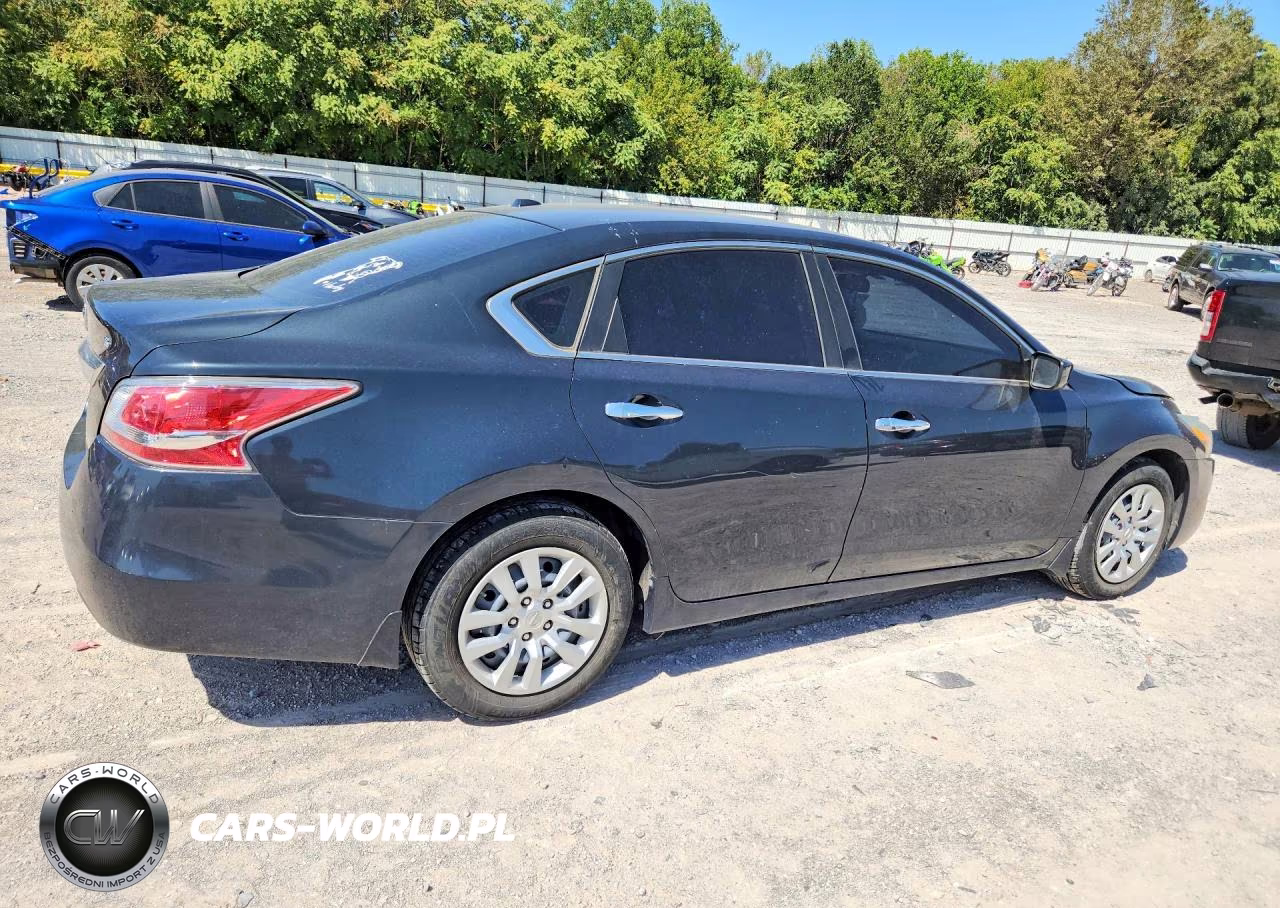 2015 Nissan Altima 2.5 S VIN:1N4AL3AP6FN365843 - 3