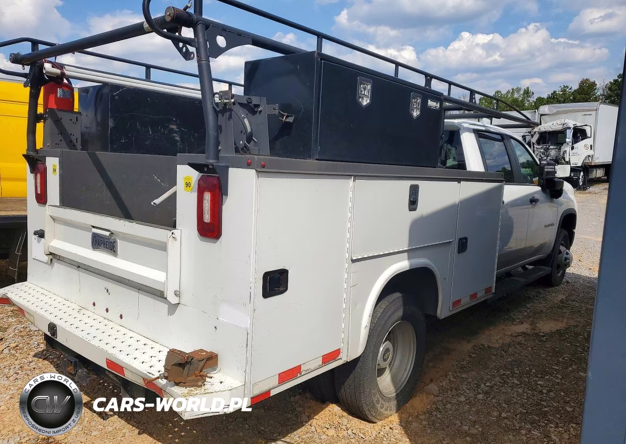 2022 Chevrolet Silverado C3500 VIN:1GB4WRE73NF168704 - 3