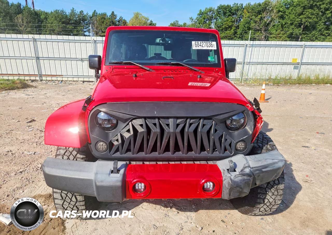 2016 Jeep Wrangler Unlimited Sahara VIN:1C4BJWEG2GL117490 - 5