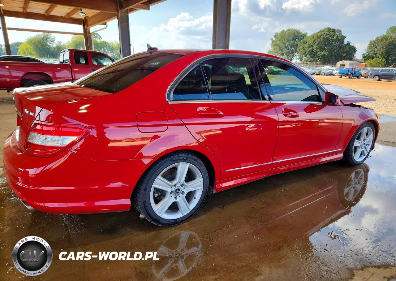 2011 Mercedes-Benz C 300 4Matic VIN:WDDGF8BB5BR182843 - 3