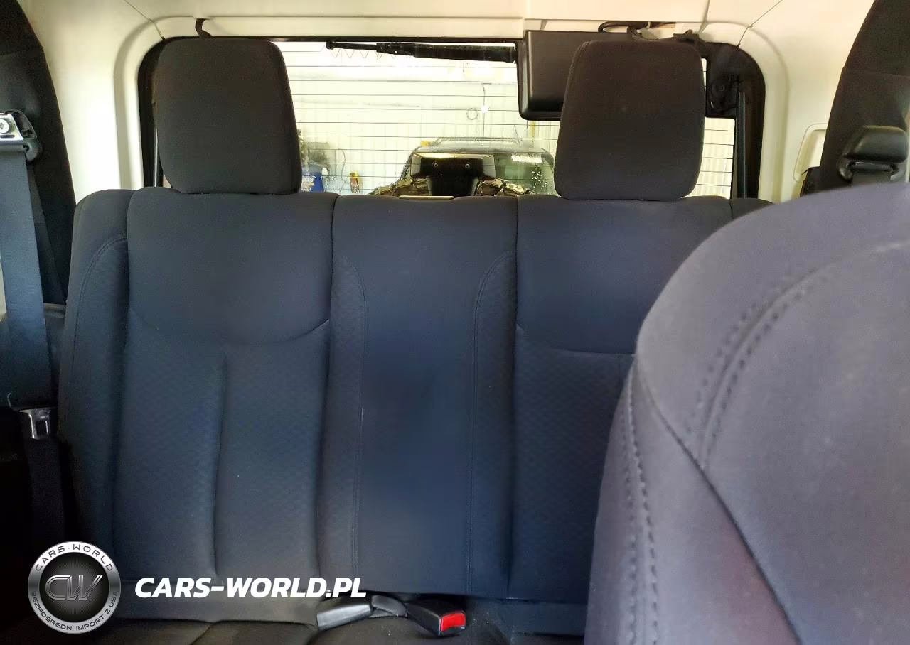 2013 Jeep Wrangler Sport VIN:1C4AJWAG9DL702774 - 10
