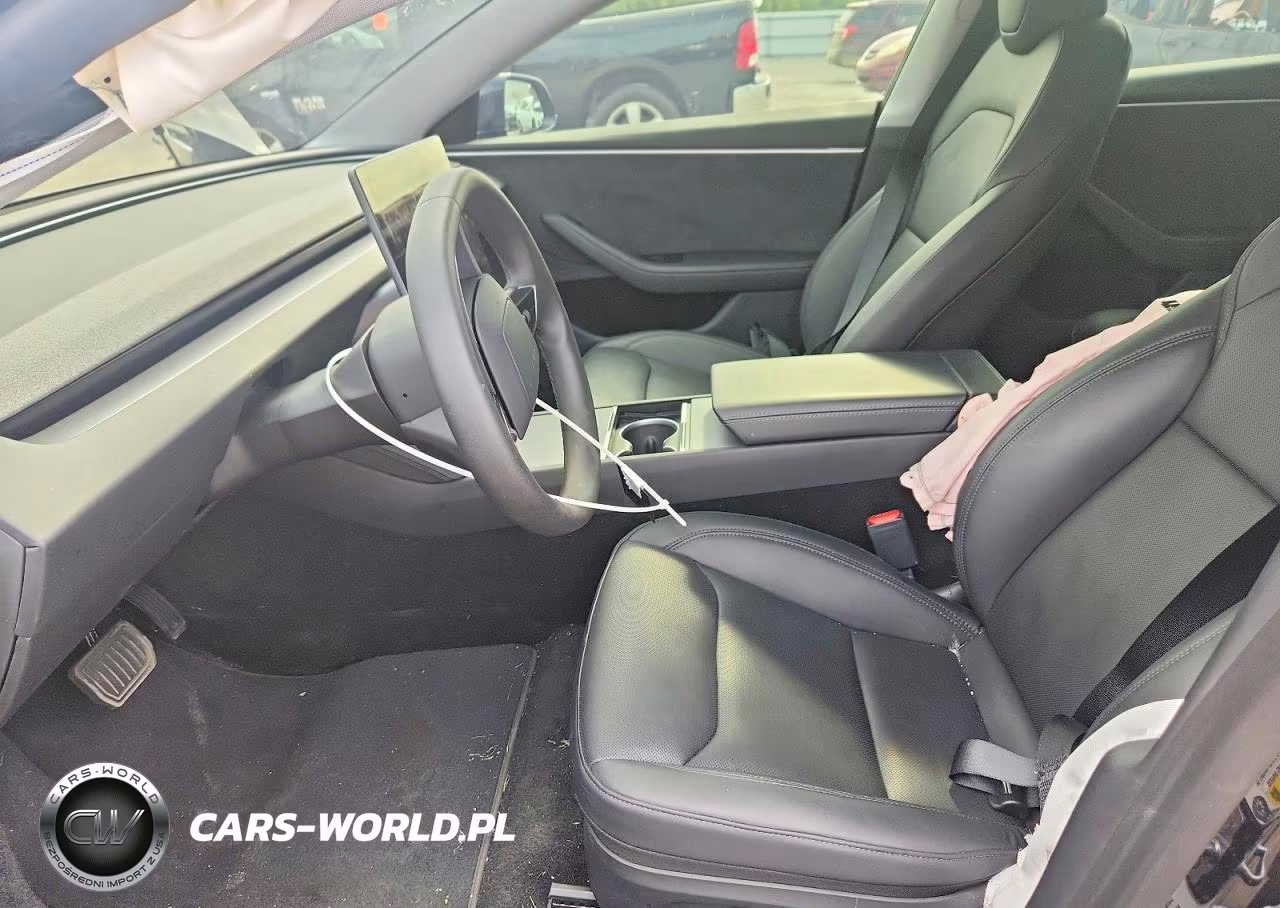 2025 Tesla Model 3 VIN:5YJ3E1EB1SF976064 - 7
