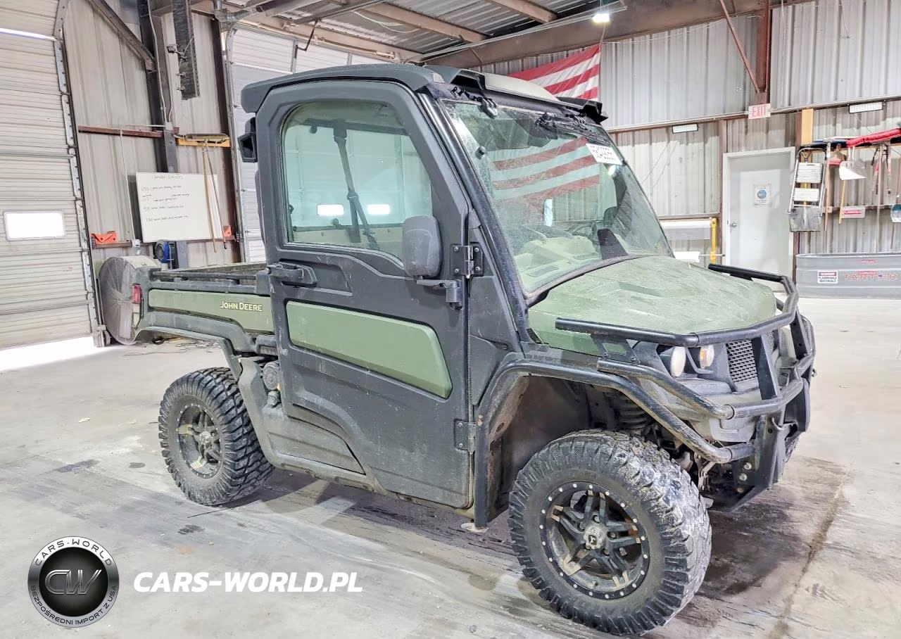 2023 John Deere Xuv835R Utility Vehicle