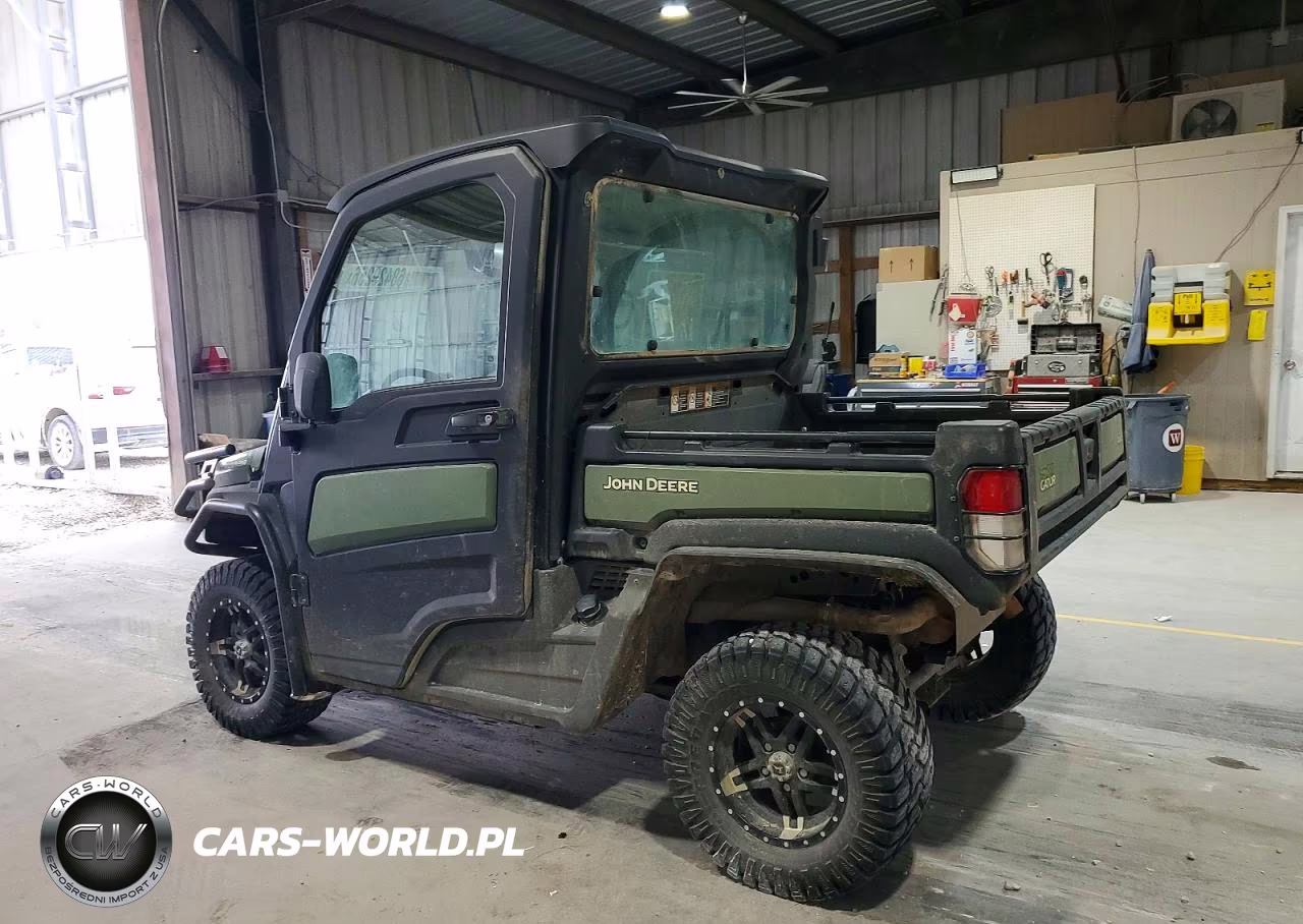 2023 John Deere Xuv835R Utility Vehicle VIN:1M0835RAVPM061747 - 3