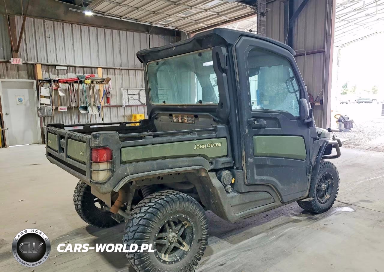 2023 John Deere Xuv835R Utility Vehicle VIN:1M0835RAVPM061747 - 4