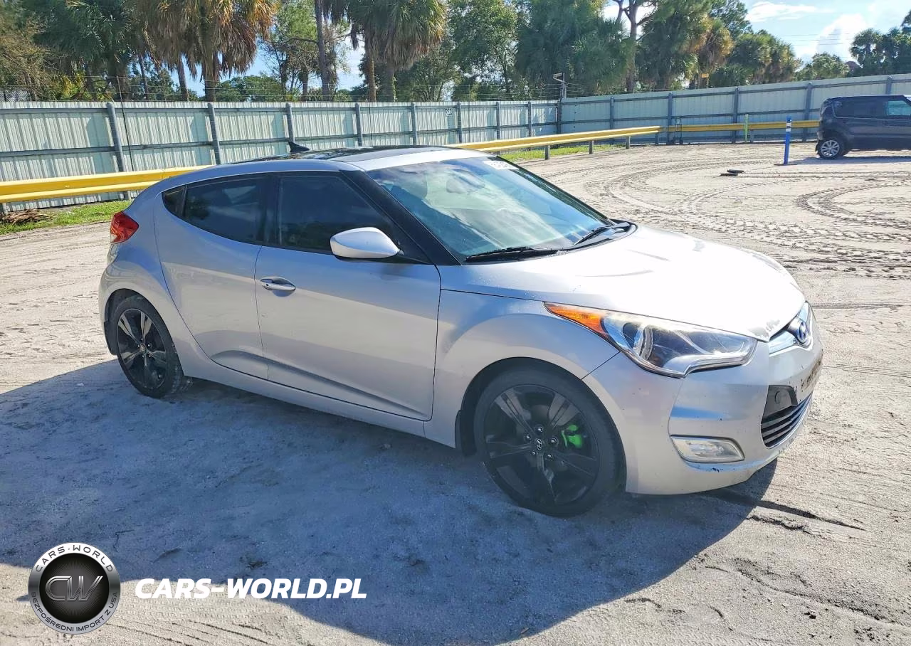 2017 Hyundai Veloster Value Edition VIN:KMHTC6AD0HU317642 - 4