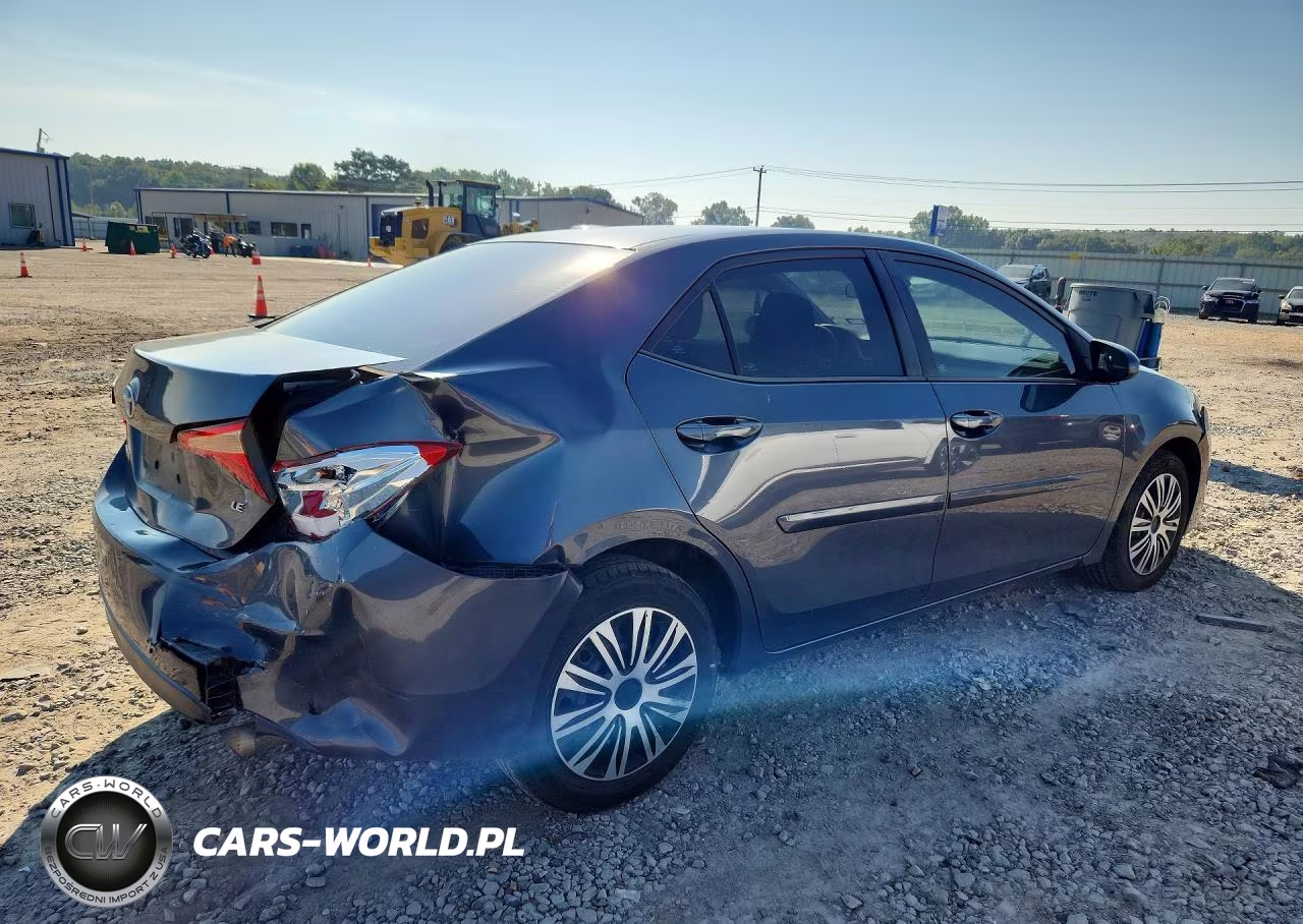 2017 Toyota Corolla Le VIN:5YFBURHE4HP601947 - 3
