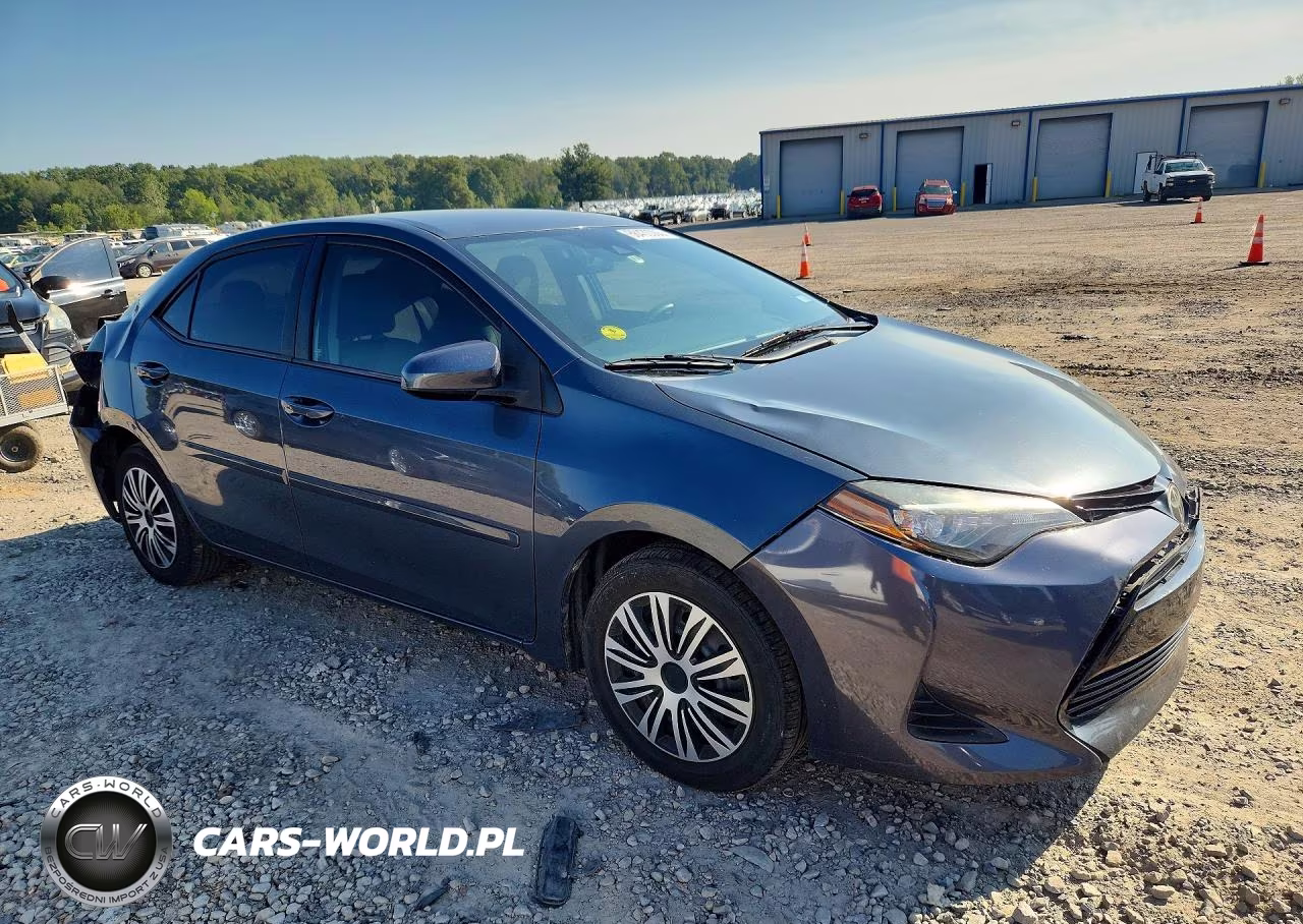 2017 Toyota Corolla Le VIN:5YFBURHE4HP601947 - 4