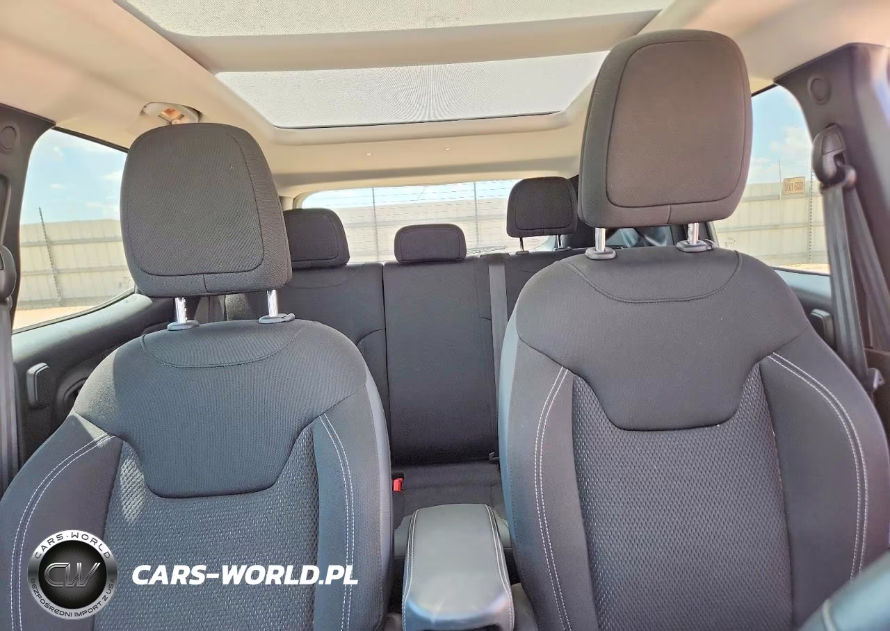 2023 Jeep Renegade Altitude VIN:ZACNJDE10PPP13106 - 10