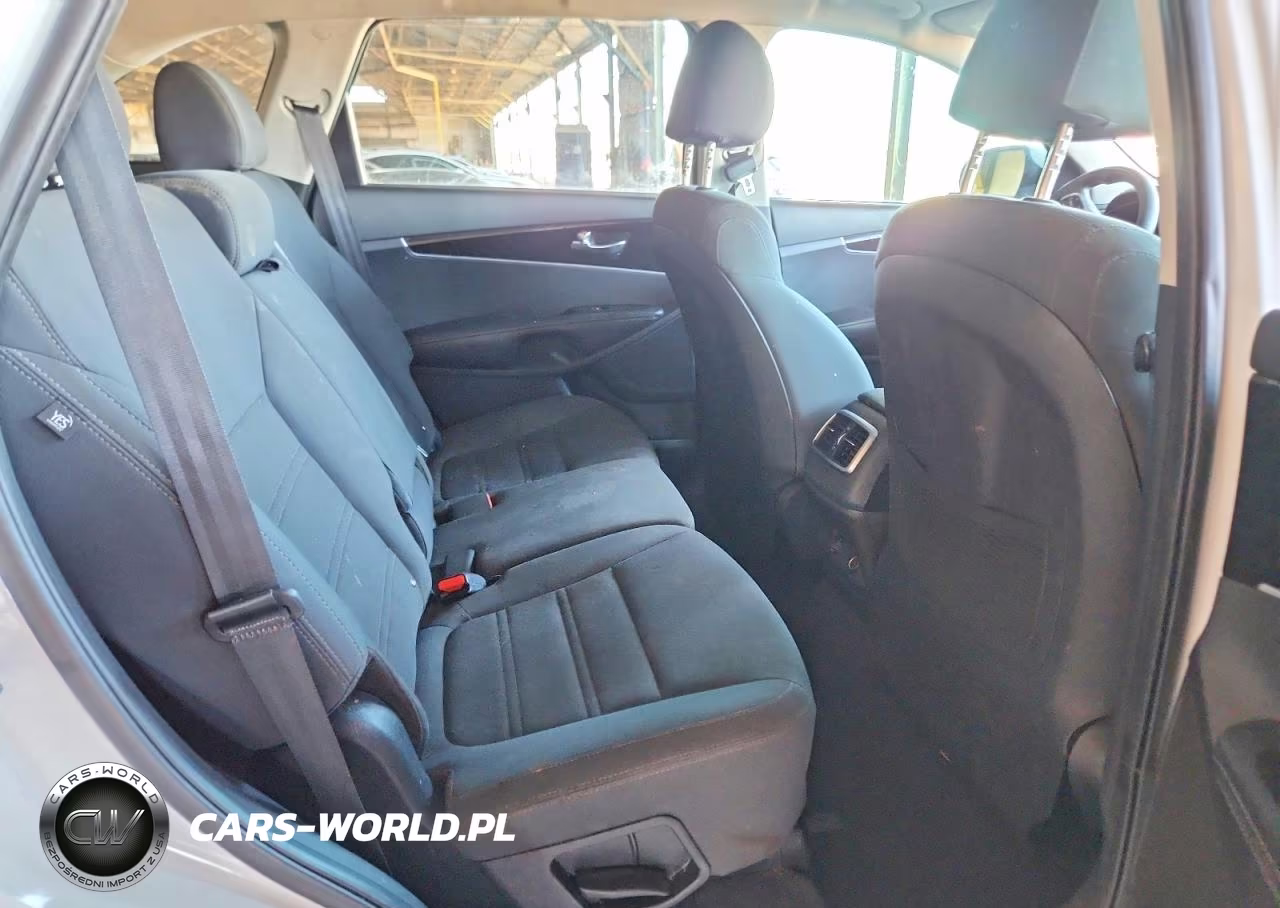 2019 Kia Sorento Lx V6 VIN:5XYPG4A5XKG492321 - 11