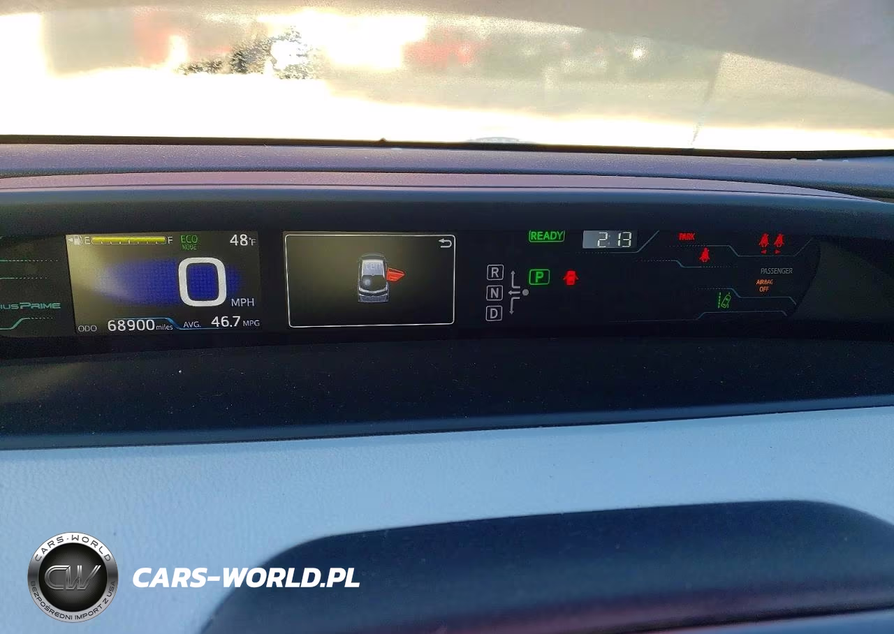 2017 Toyota Prius Prime Plus VIN:JTDKARFP5H3062440 - 9