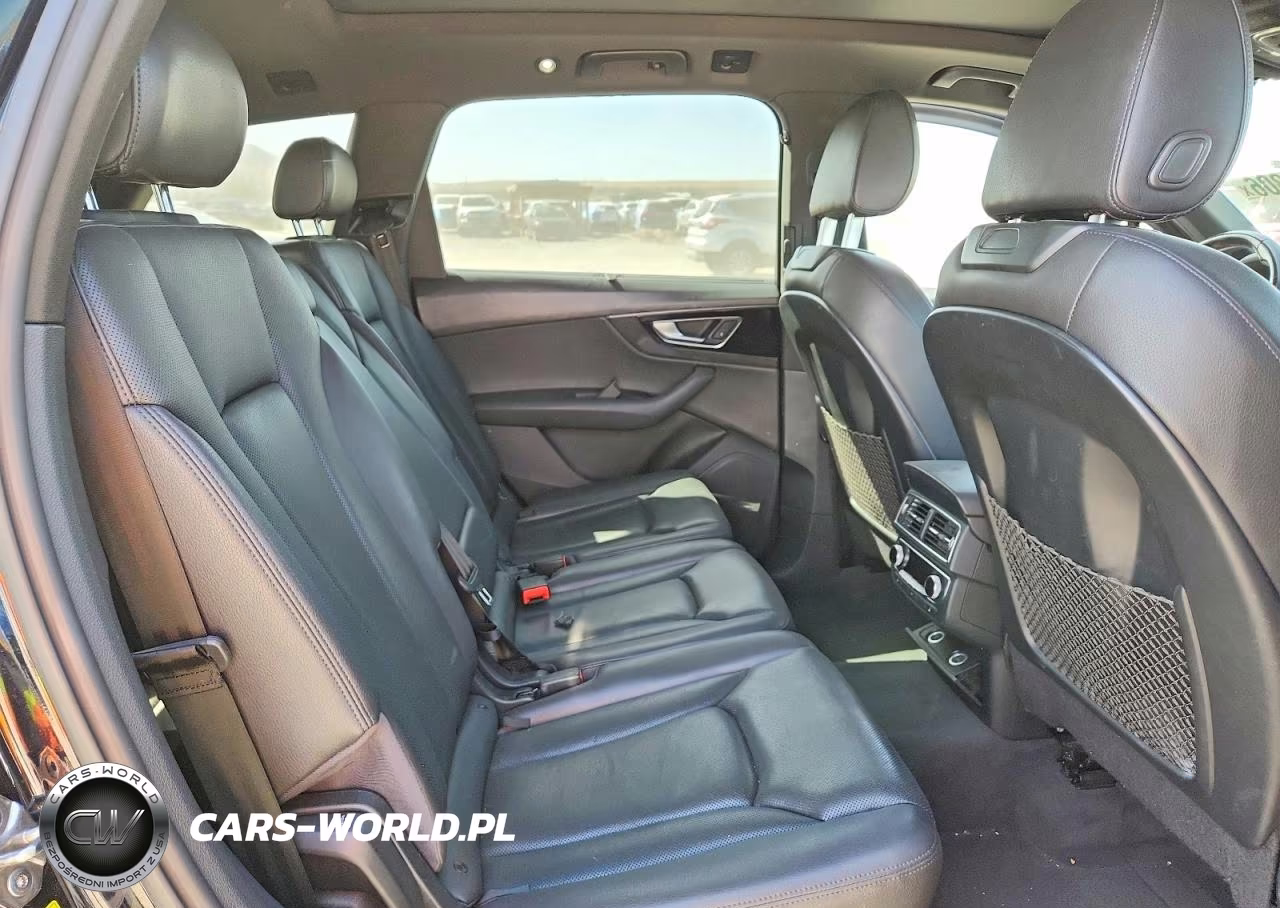 2017 Audi Q7 Prestige VIN:WA1VAAF79HD031405 - 10