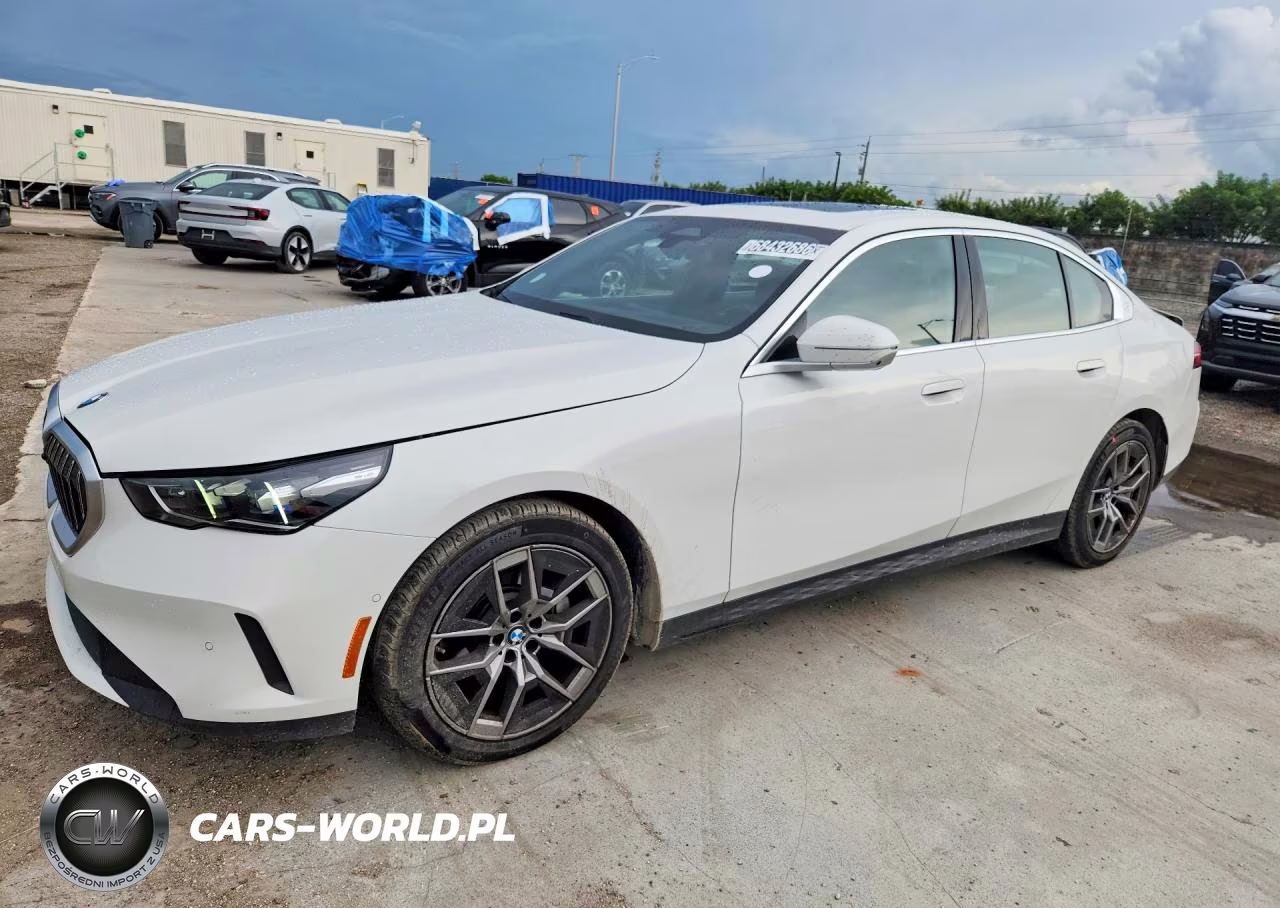 2026 BMW 530 Xi VIN:WBA53FJ0XTCX42565 - 1