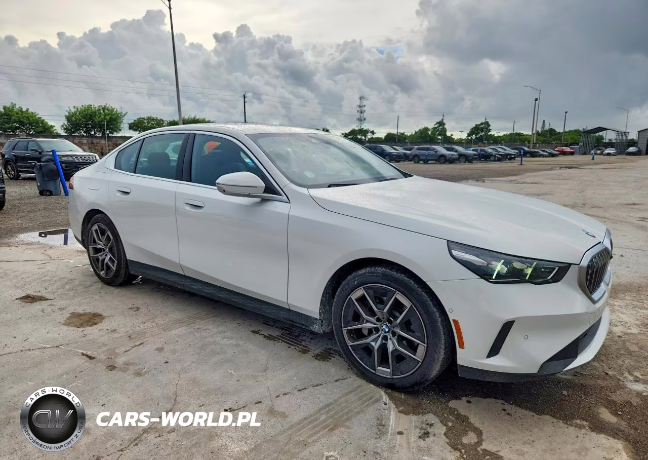 2026 BMW 530 Xi VIN:WBA53FJ0XTCX42565 - 4