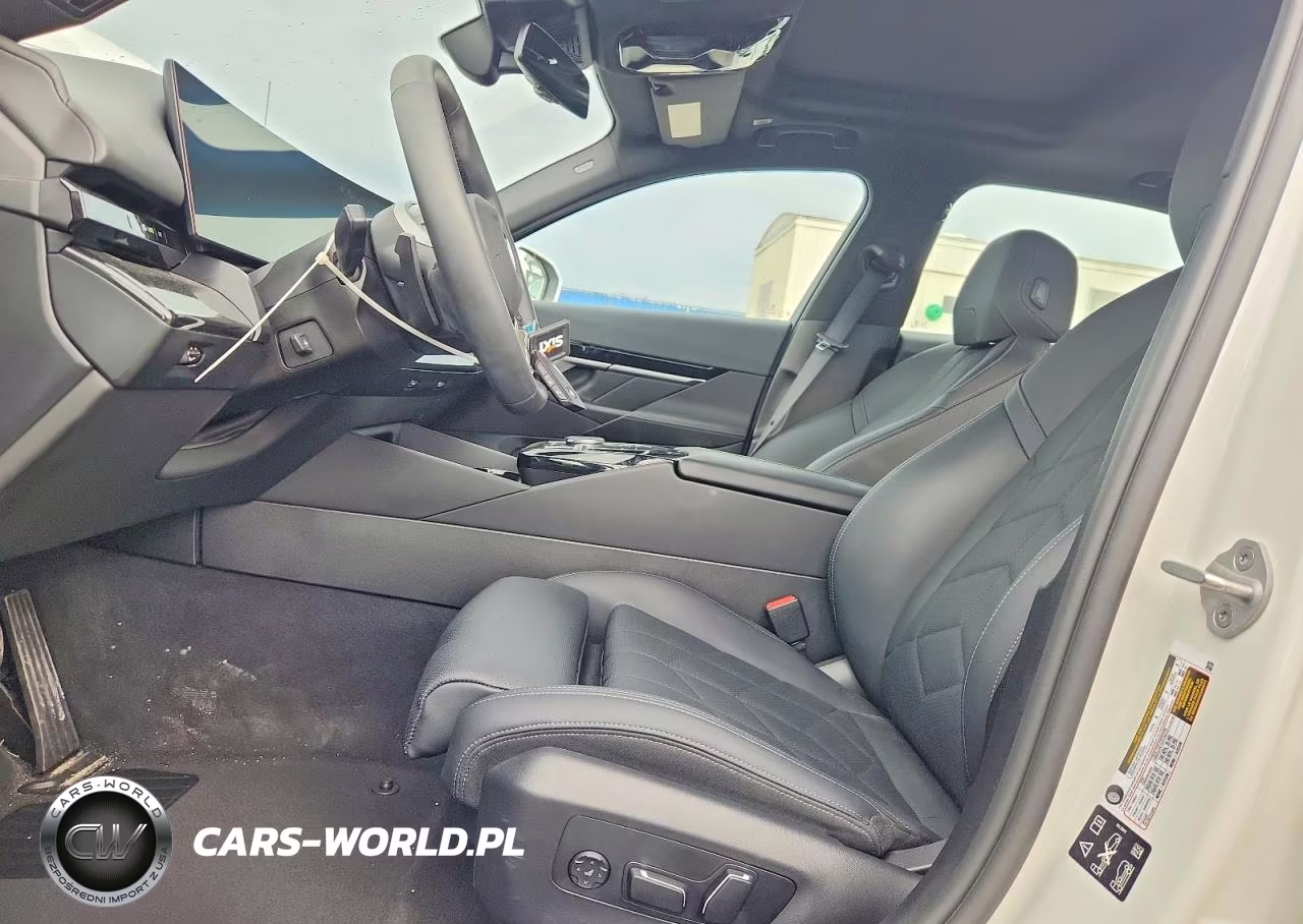2026 BMW 530 Xi VIN:WBA53FJ0XTCX42565 - 7