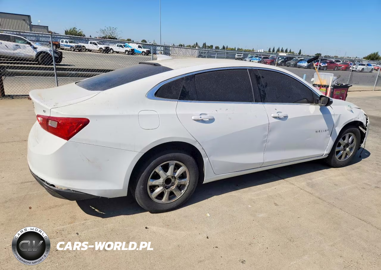 2018 Chevrolet Malibu Lt VIN:1G1ZD5STXJF153136 - 3