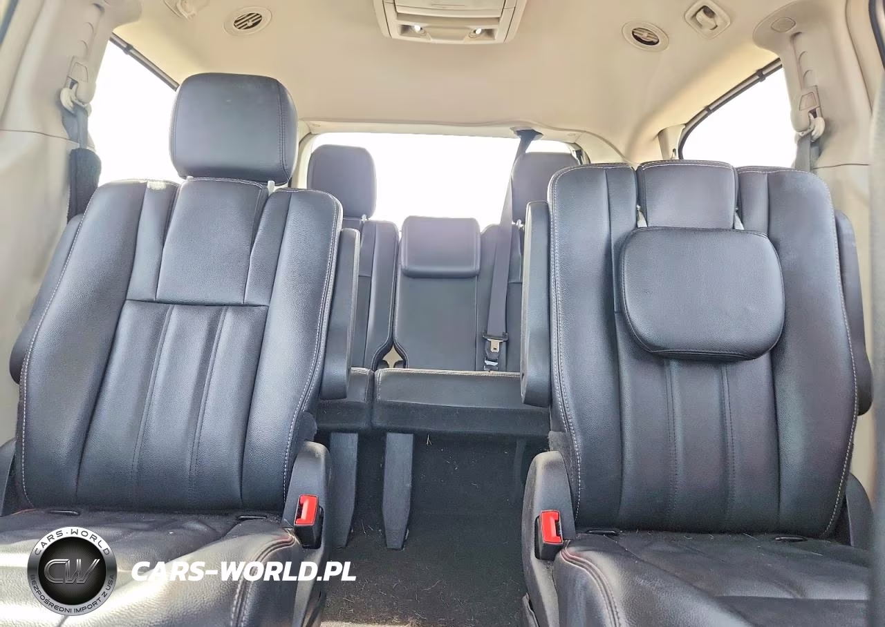 2016 Chrysler Town & Country Touring VIN:2C4RC1BG9GR246625 - 10