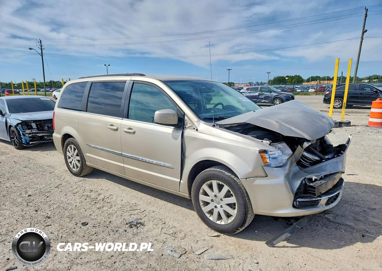 2016 Chrysler Town & Country Touring VIN:2C4RC1BG9GR246625 - 4