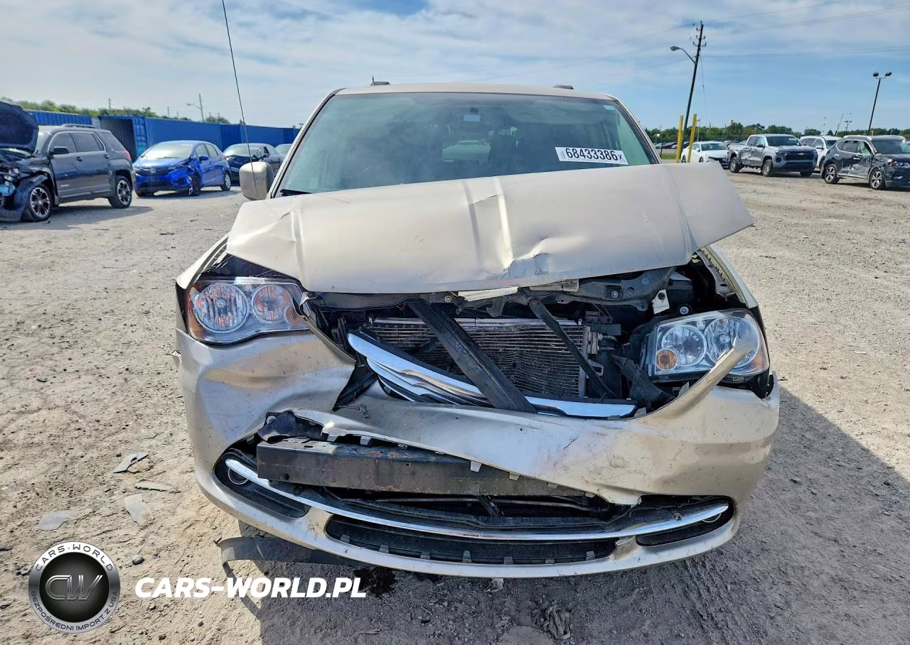 2016 Chrysler Town & Country Touring VIN:2C4RC1BG9GR246625 - 5