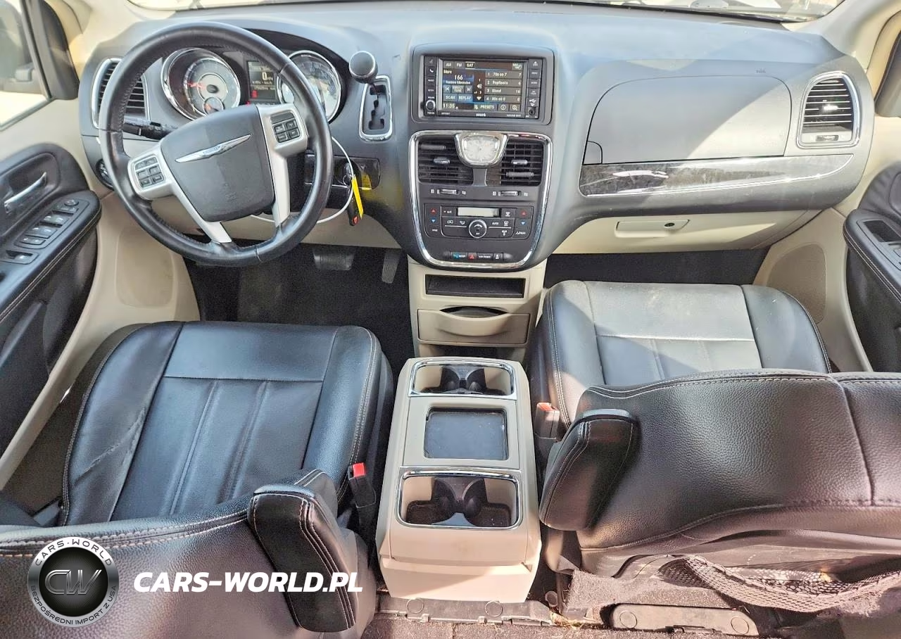 2016 Chrysler Town & Country Touring VIN:2C4RC1BG9GR246625 - 8