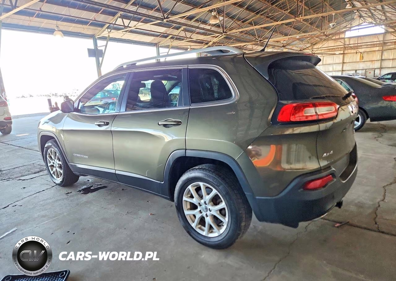2015 Jeep Cherokee Latitude VIN:1C4PJMCSXFW556936 - 2