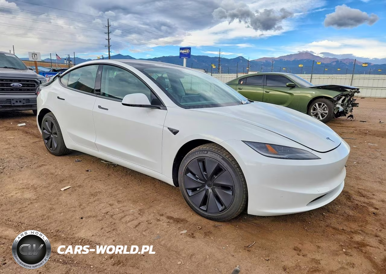 2026 Tesla Model 3 VIN:5YJ3E1EB3TF219619 - 4