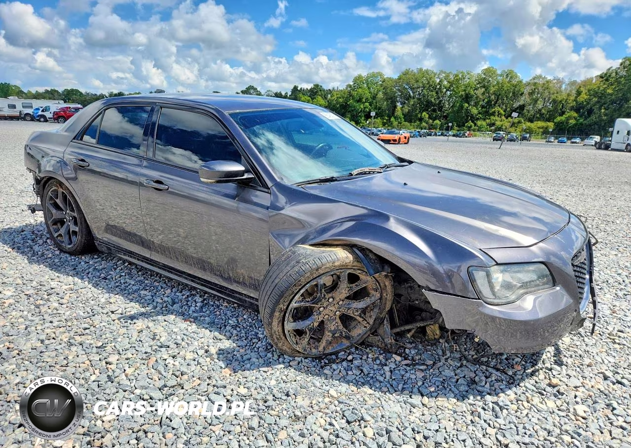 2021 Chrysler 300 Touring VIN:2C3CCAAG9MH620129 - 4