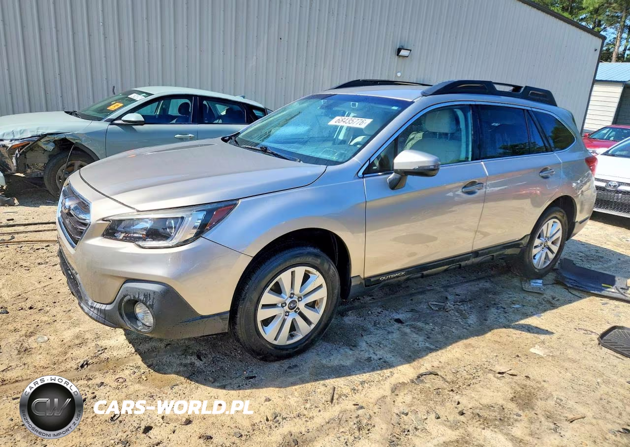 2018 Subaru Outback 2.5I Premium VIN:4S4BSAFC7J3297046 - 1