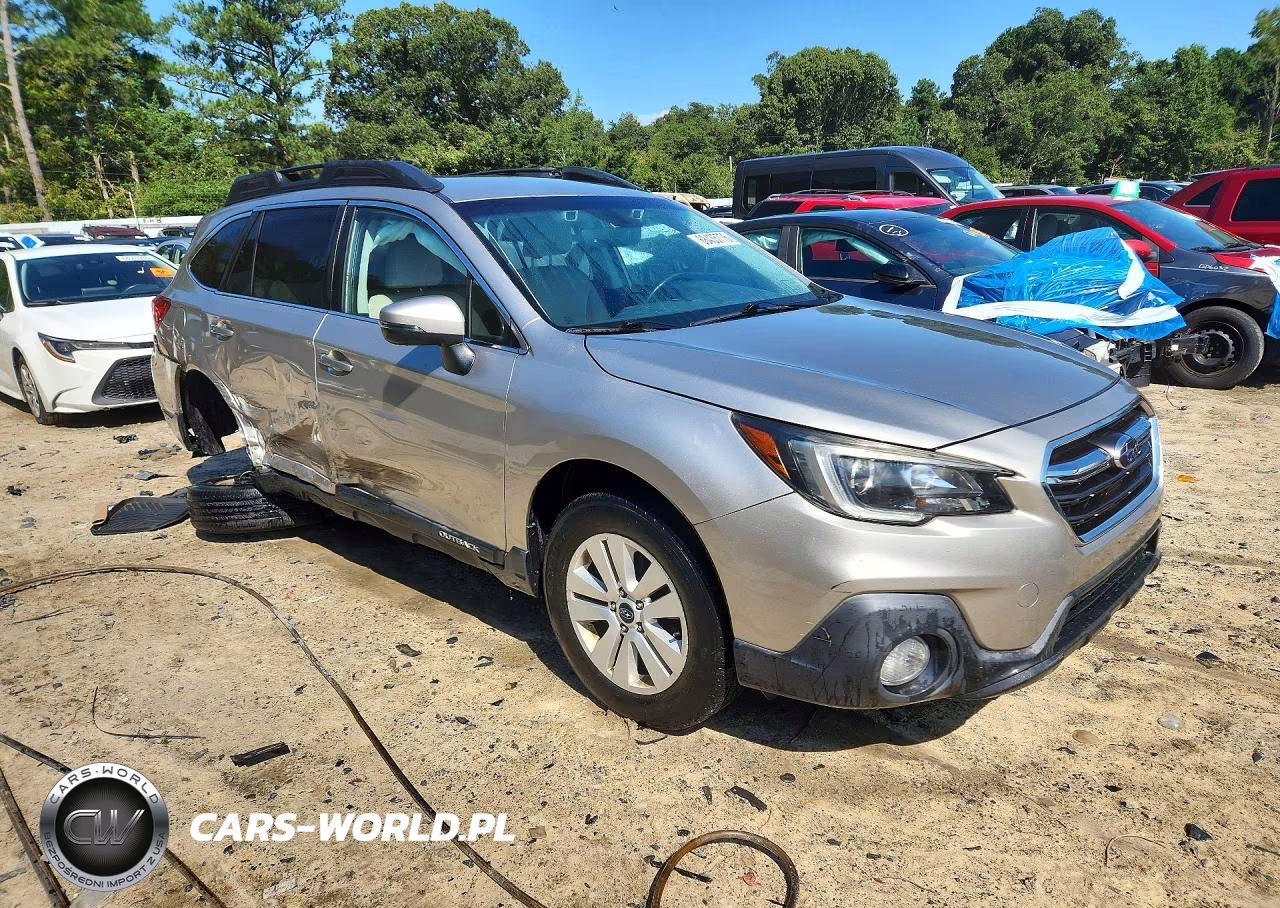 2018 Subaru Outback 2.5I Premium VIN:4S4BSAFC7J3297046 - 4
