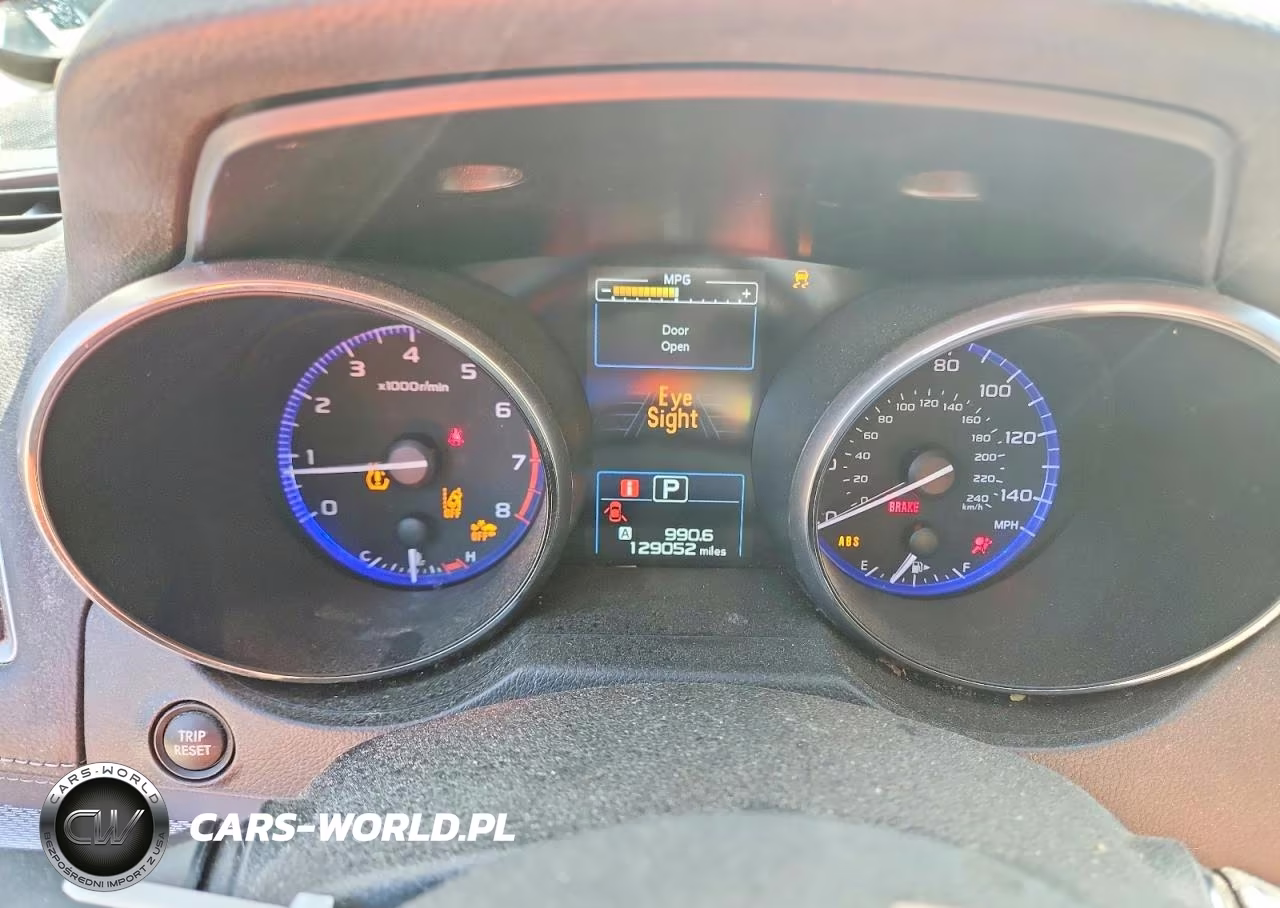 2018 Subaru Outback 2.5I Premium VIN:4S4BSAFC7J3297046 - 9